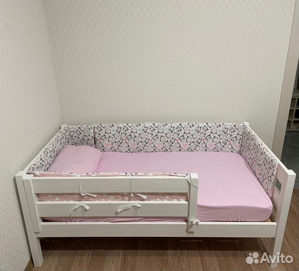 Кровать из массива