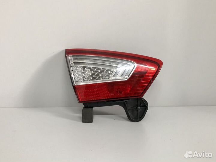Фонарь задний внутренний левый Ford Mondeo 4 2007