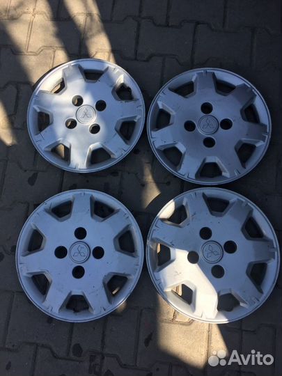 Оригинальные колпаки наMitsubishi R-14