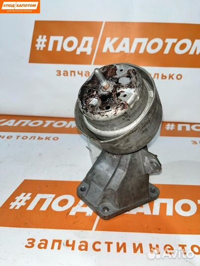 Подушка крепления двигателя Volkswagen Passat