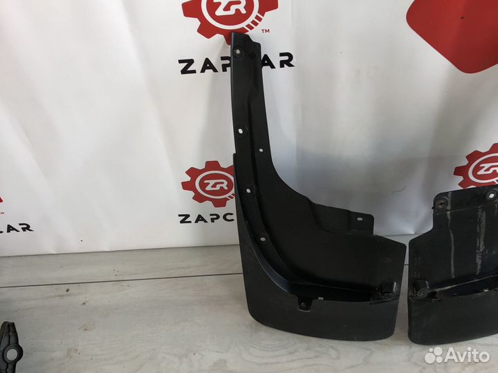 Toyota Land Cruiser 200 Брызговики R/L