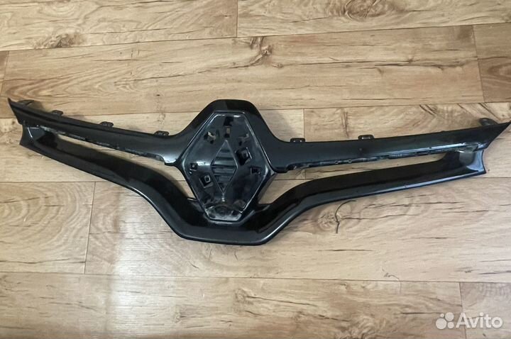 Решетка радиатора renault fluence 2013