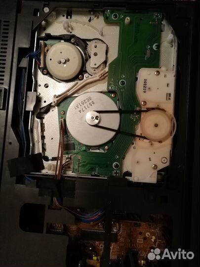 Видеомагнитофон hitachi