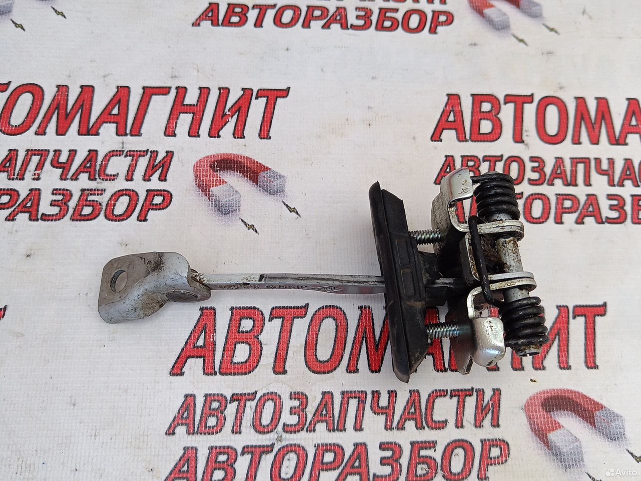 Ограничитель двери передней правой Рено Дастер 2