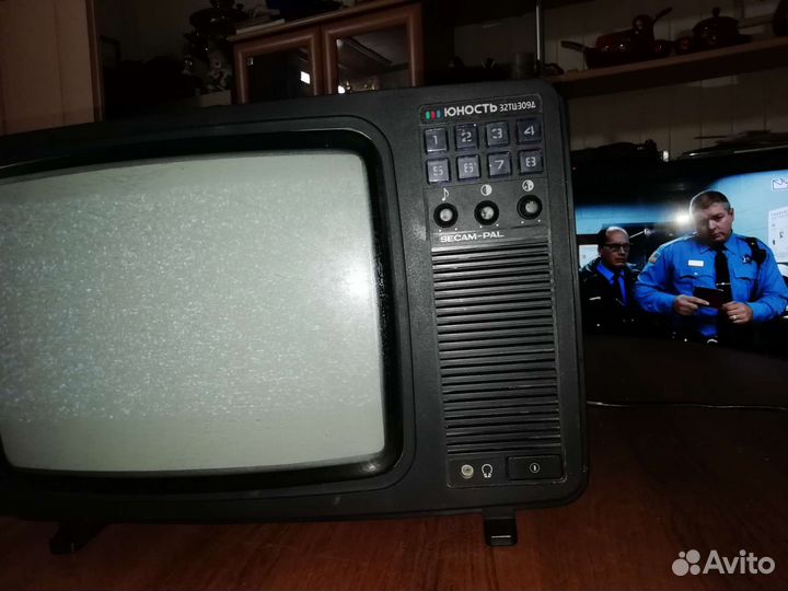 Телевизор 