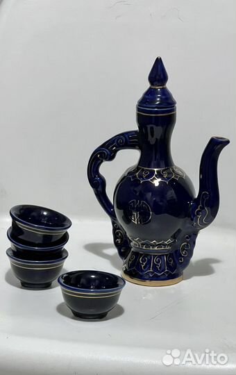 Графин с чашечками