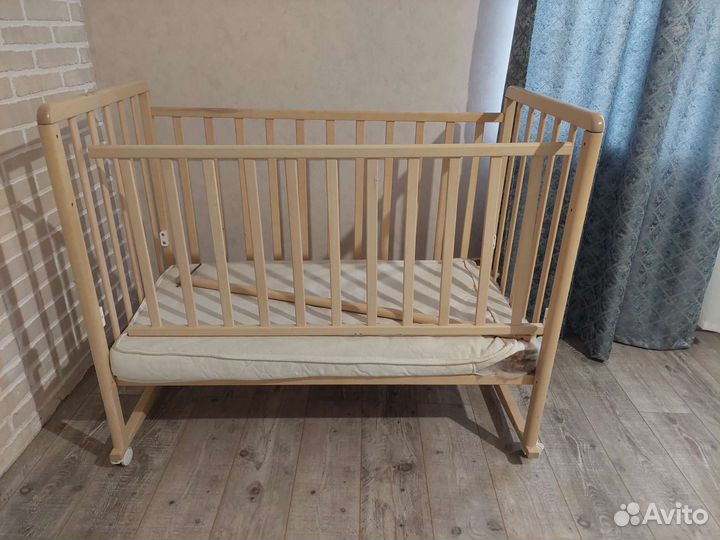 Детская кроватка