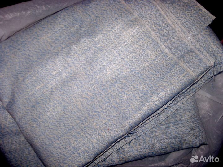 Новый отрез обивочной ткани и другой