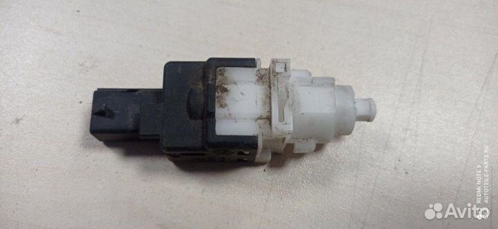 Датчик включения стопсигнала Fiat Doblo 3C 1.4 BZ