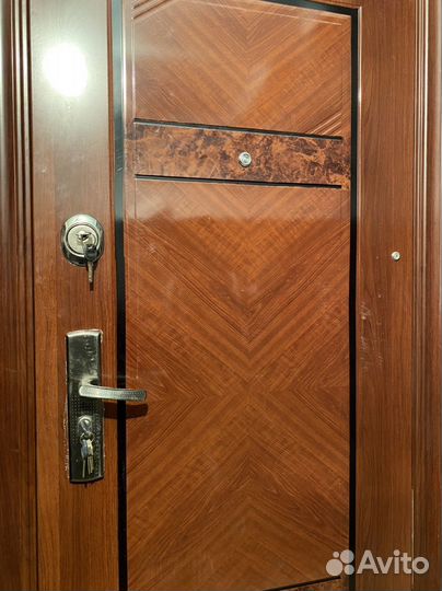 Дверь входная металлическая