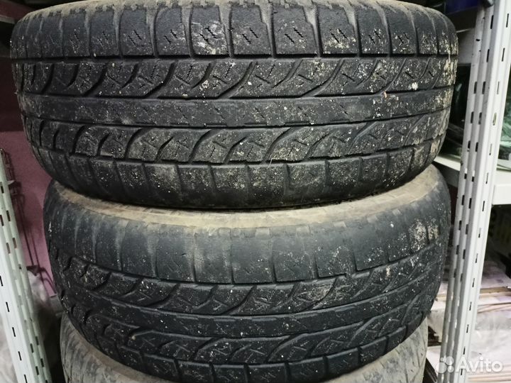 Yokohama Geolandar A/T-S G012 215/60 R17