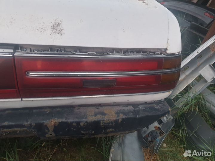 Фонарь задний Toyota Cresta 80