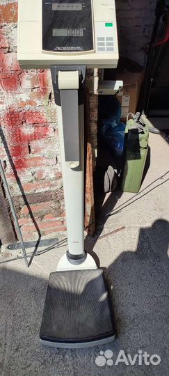 Весы напольные электронные seca с ростомером