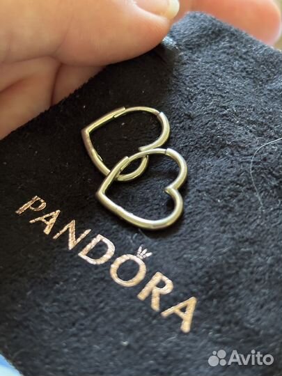 Серьги-кольца 'Ассиметричные сердца' Pandora
