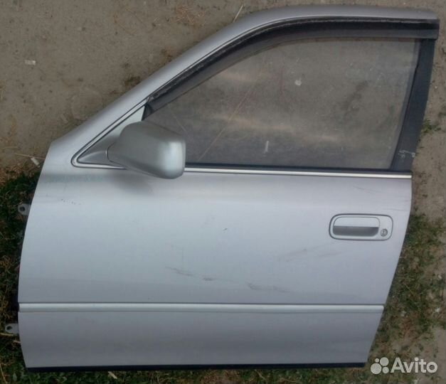 Дверь Camry / Vista SV30 правая левая