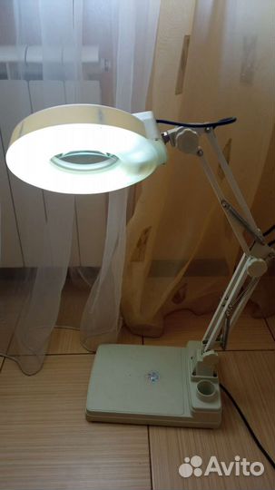 Лампа лупа настольная