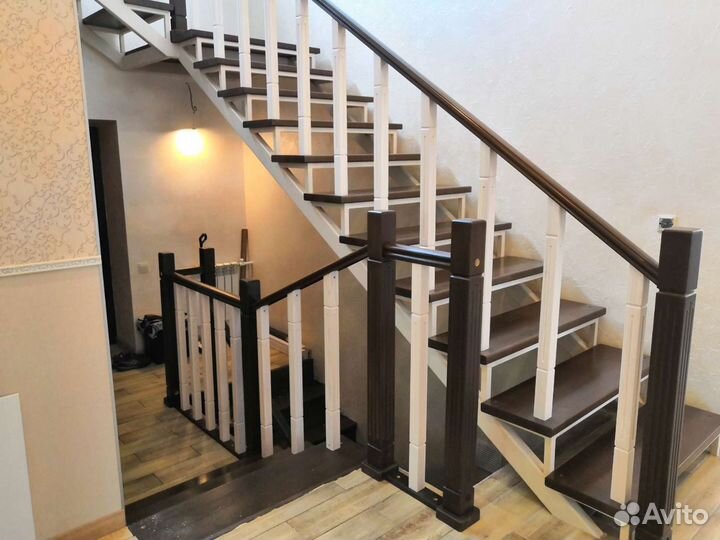 Изготовление деревянных лестниц и мебели из массив