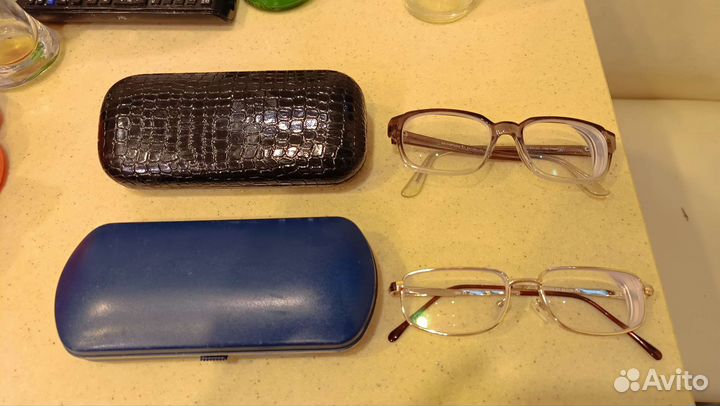 Очки с футляром