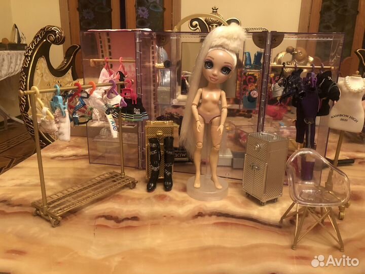 Rainbow high студия Avery