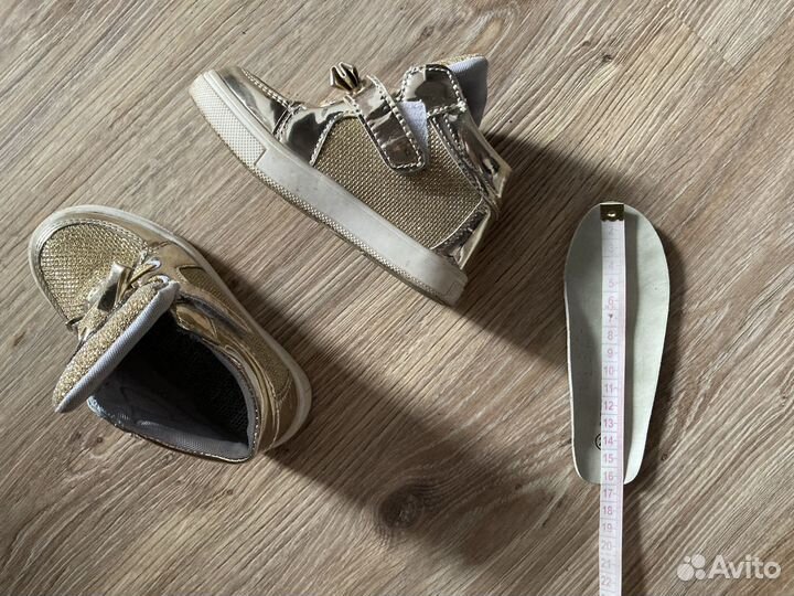 Кроссовки для девочки 27