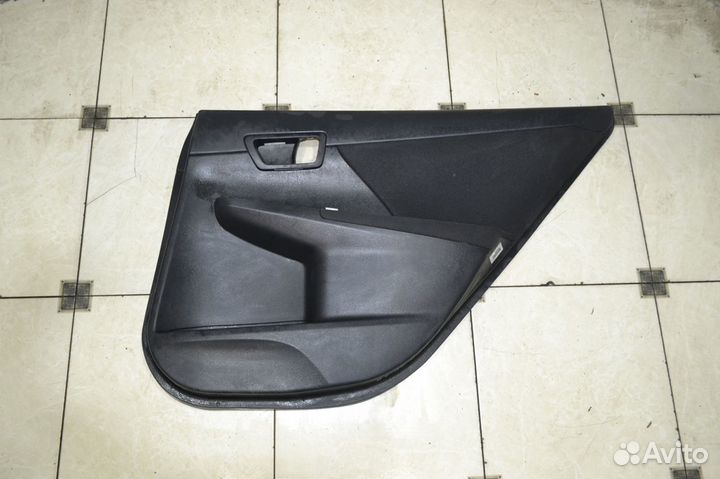 Обшивка двери задняя правая Toyota Camry 50