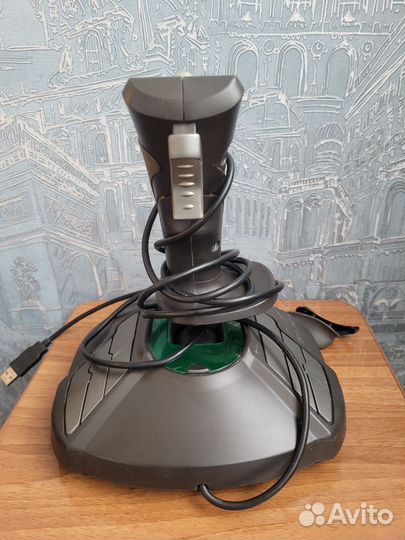 Джойстик thrustmaster