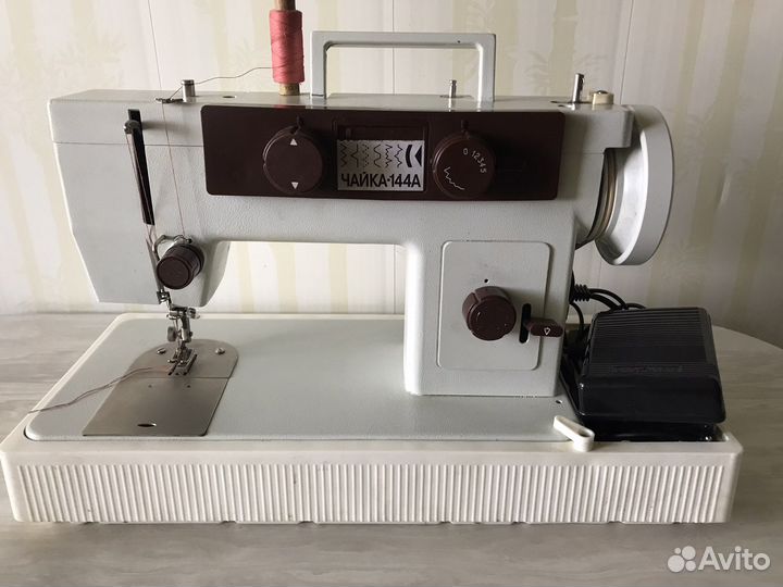 Швейная машина Чайка 144 А