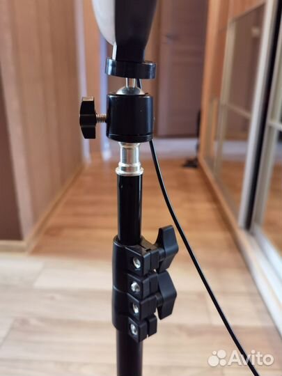 Кольцевая лампа со штативом