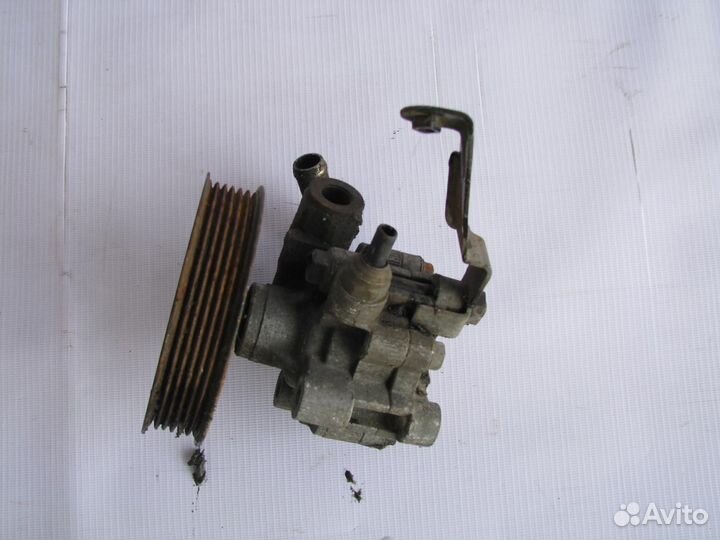 Toyota Corolla насос гидроусилителя