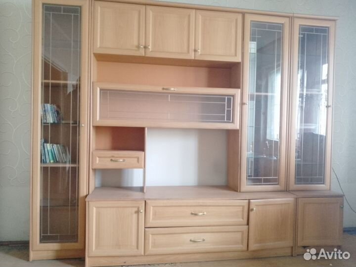 Стенка в гостиную