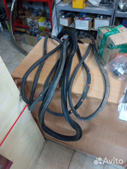 Уплотнители дверей Ford Kuga