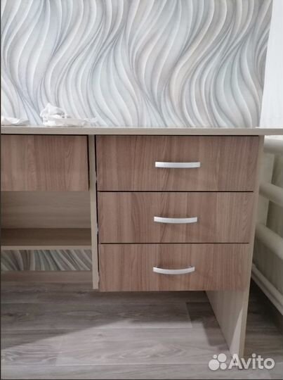 Стол письменный Сити