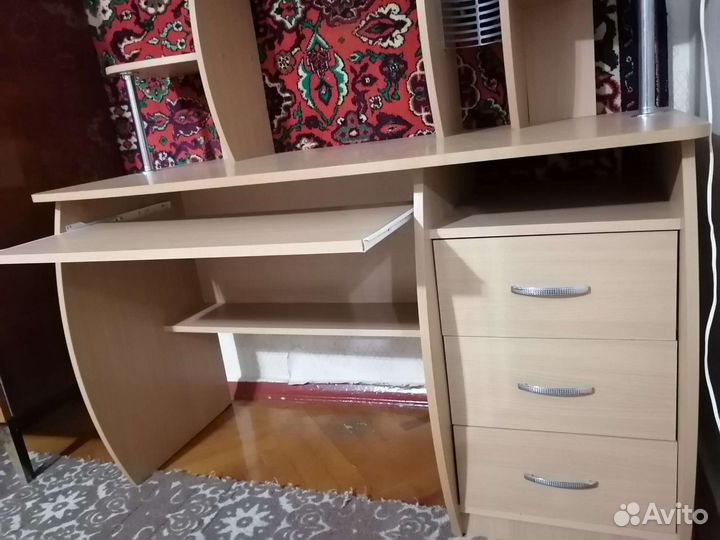 Компьютерный стол