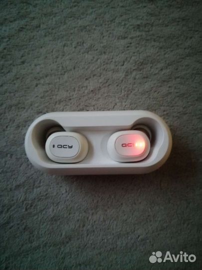 Продаю беспроводные наушники QCY-Y1C