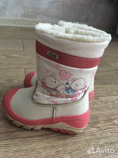 Продаю детские сапоги