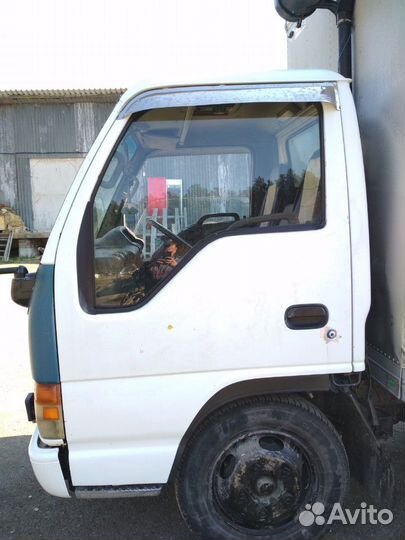 Кабина узкая Исузу Эльф в разборе