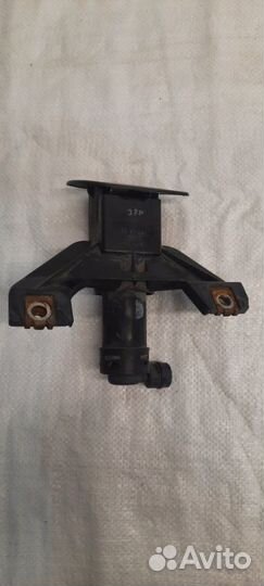 Форсунка омывателя фар передняя правая Lexus Rx330