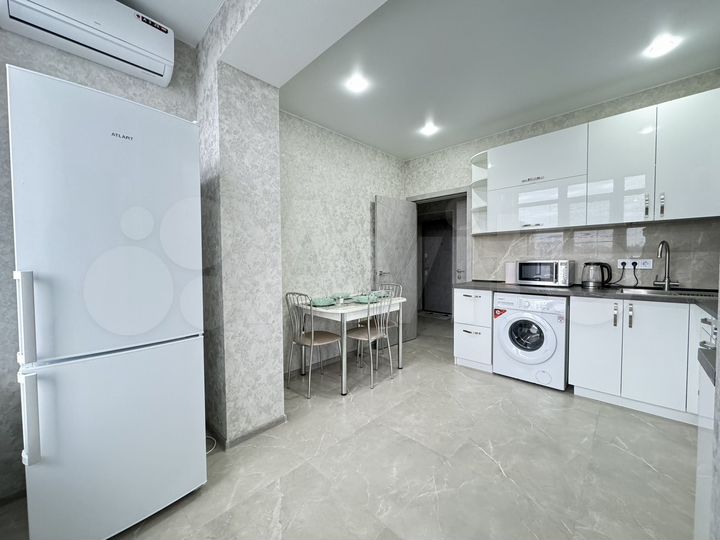 2-к. квартира, 63 м², 3/8 эт.