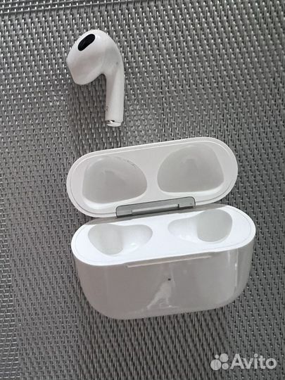 Беспроводные наушники apple airpods 3 (правый)