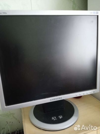 Монитор Samsung