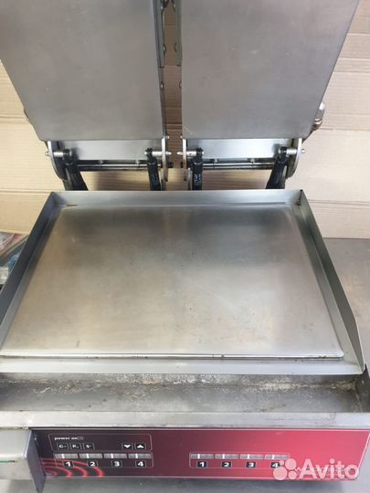 Контактный гриль Woodson