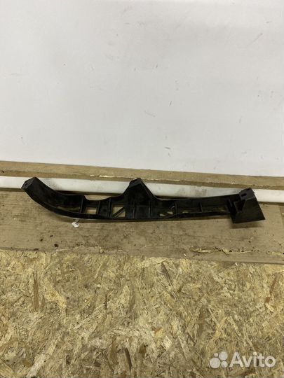 Mazda 3 BK Кронштейн фары правый