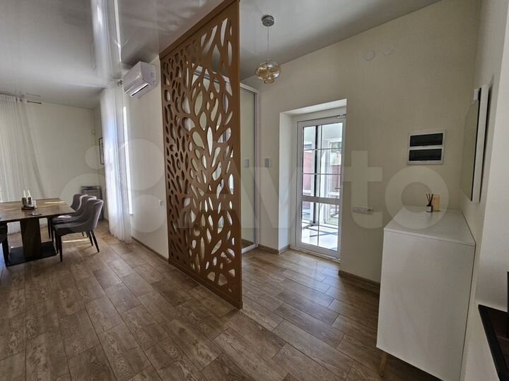 Дом 190 м² на участке 5 сот.