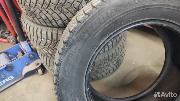 Bridgestone Blizzak Revo GZ 215/60 R16 95S