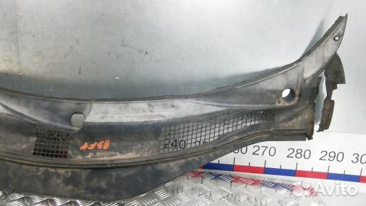 Накладка декоративная (жабо, дождевик) chrysler pacifica 1 (83F04QU01)