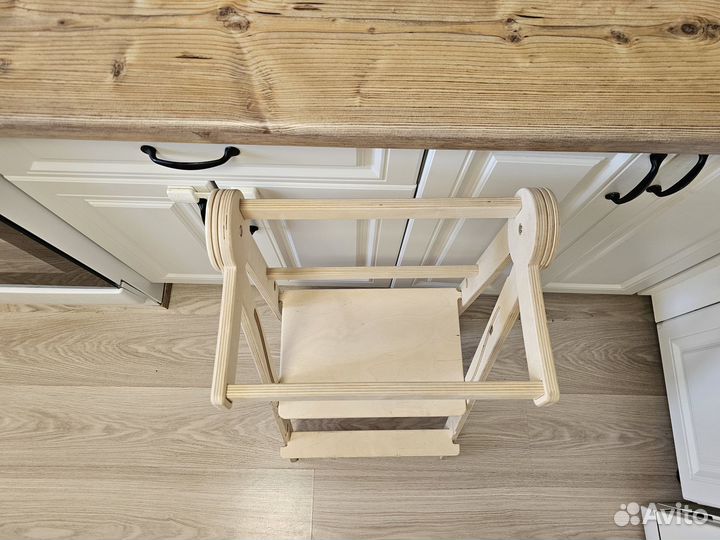 Башня помощника Монтессори