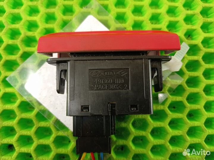 Кнопка аварийной сигнализации Kia Sportage