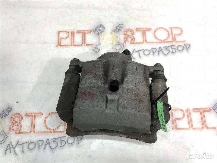 Суппорт передний левый Toyota prius ZVW30 2009-20