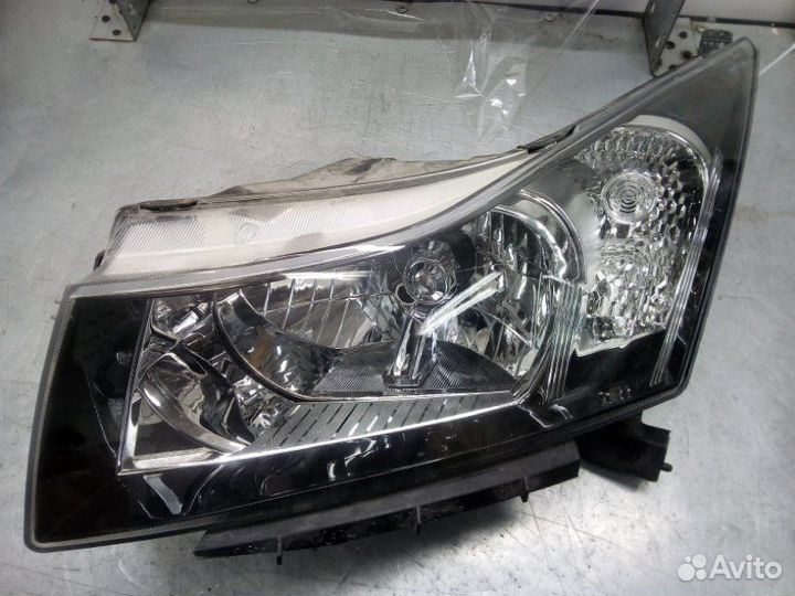 Фара левая Chevrolet Cruze 2009-2016
