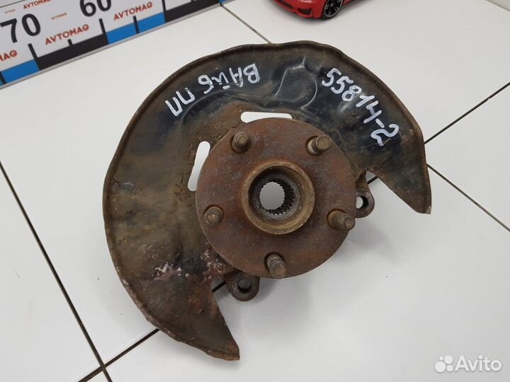 Кулак поворотный передний правый (Pontiac Vibe)